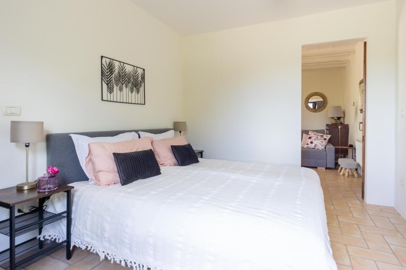 Rosa Nel Pozzo Apartments And B&B San Pietro  외부 사진