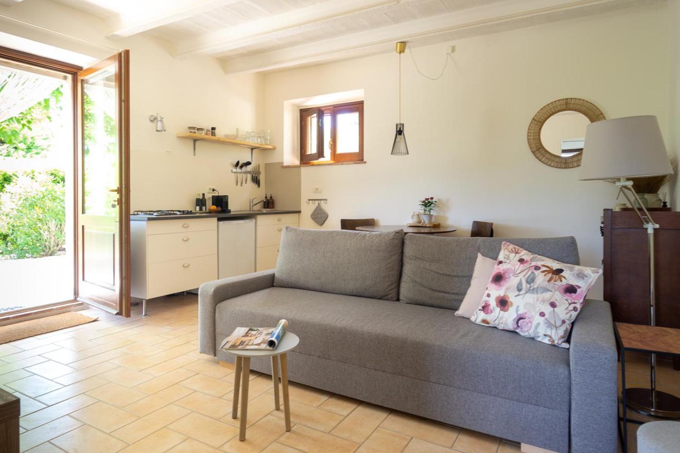 Rosa Nel Pozzo Apartments And B&B San Pietro  외부 사진
